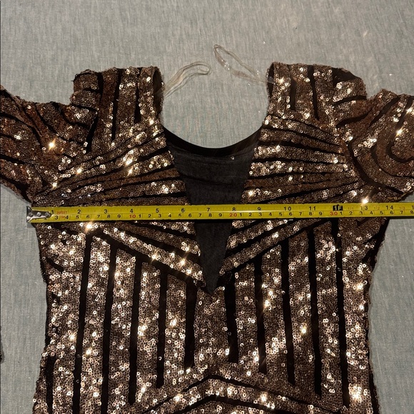 Elegant Sequin Long Sleeve Dress - Picture 10 of 12